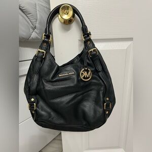 Michael Kors purse! 🖤